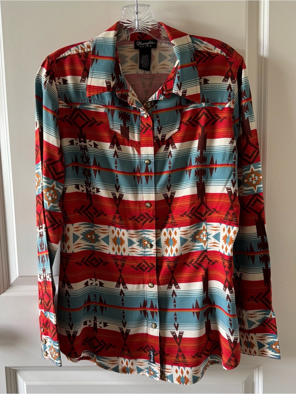Wrangler Women's Retro Americana
Aztec Multicolor Snap Shirt